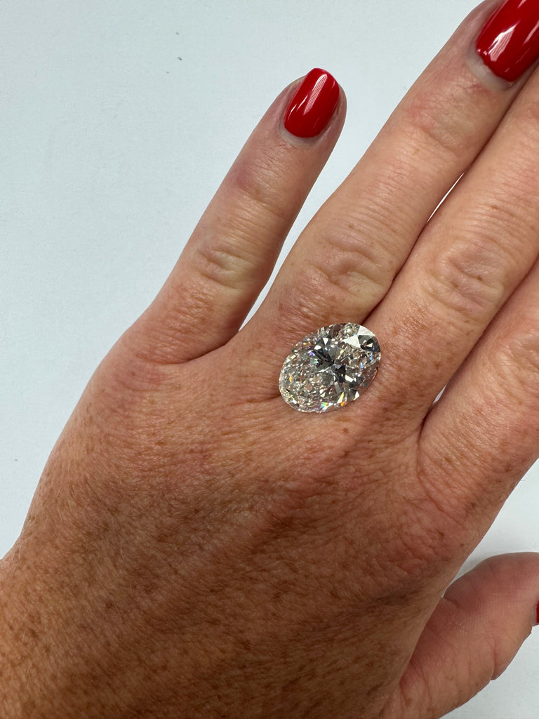 Lab-Grown vs. Natural Diamonds: What's Right for You?